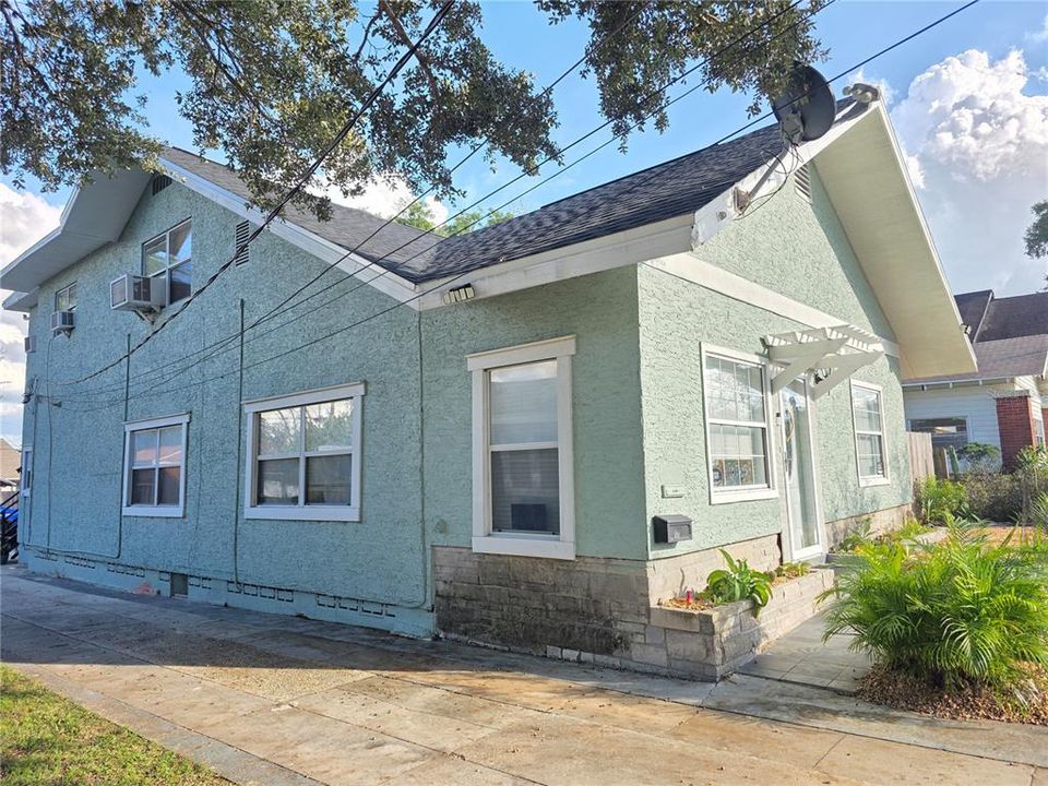 En Venta: $535,000 (4 camas, 2 baños, 2412 Pies cuadrados)