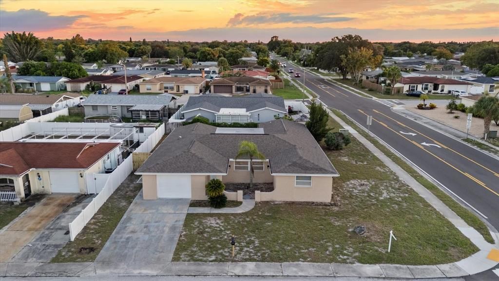 For Sale: $322,000 (3 beds, 3 baths, 1829 Square Feet)