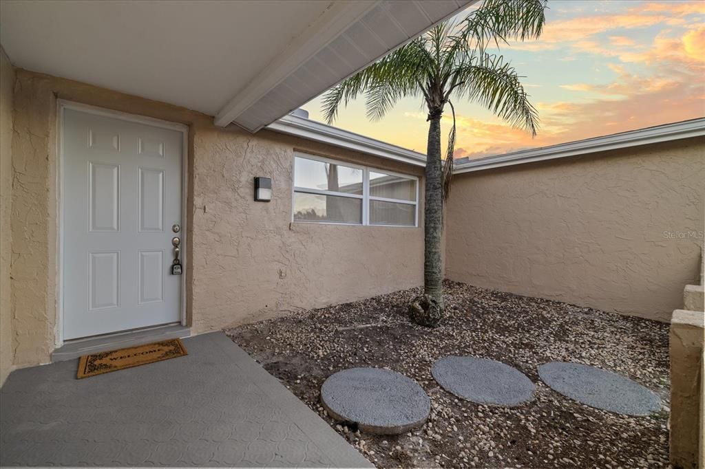 For Sale: $322,000 (3 beds, 3 baths, 1829 Square Feet)
