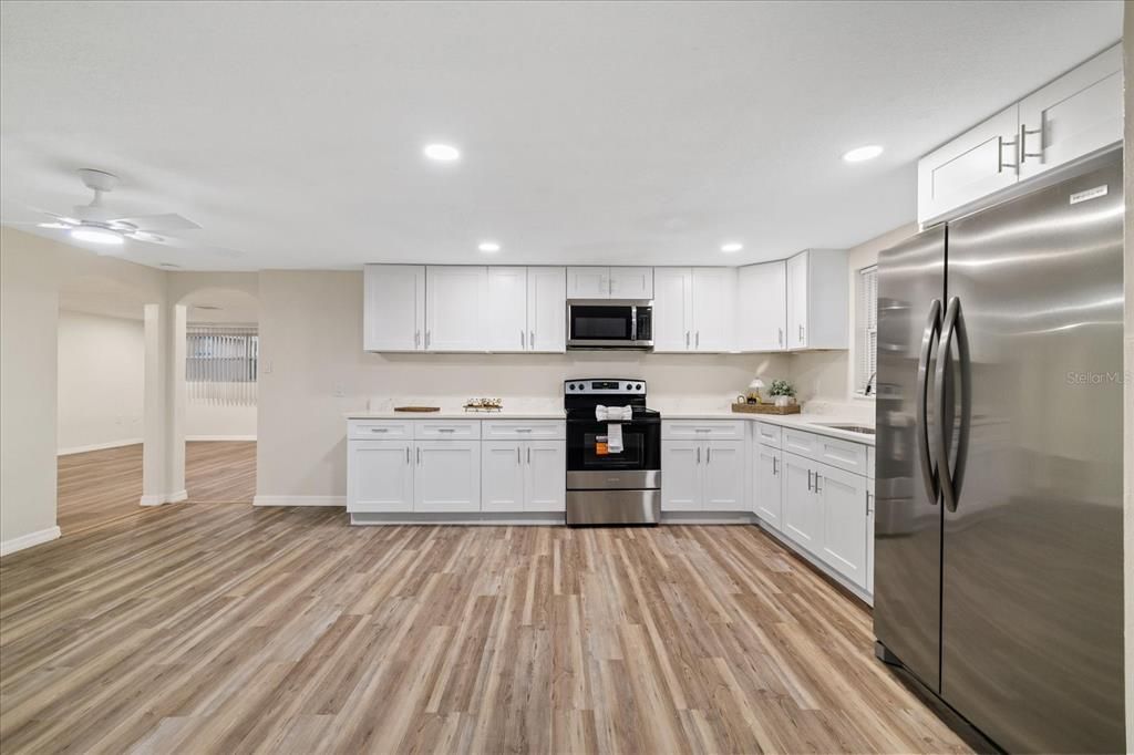 For Sale: $322,000 (3 beds, 3 baths, 1829 Square Feet)