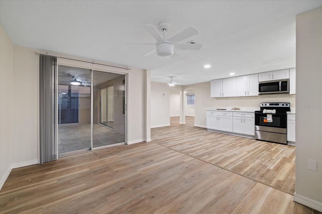 For Sale: $322,000 (3 beds, 3 baths, 1829 Square Feet)