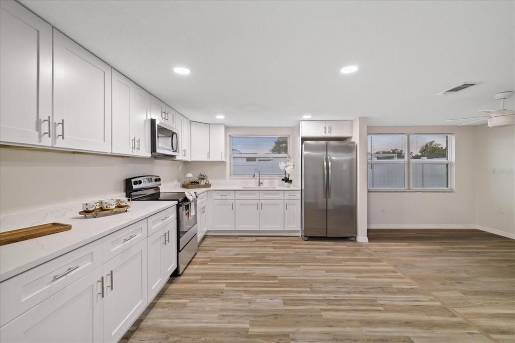 For Sale: $322,000 (3 beds, 3 baths, 1829 Square Feet)