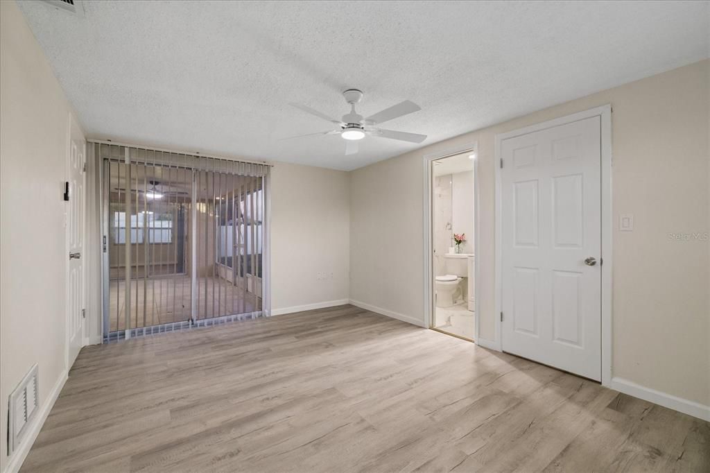 For Sale: $322,000 (3 beds, 3 baths, 1829 Square Feet)