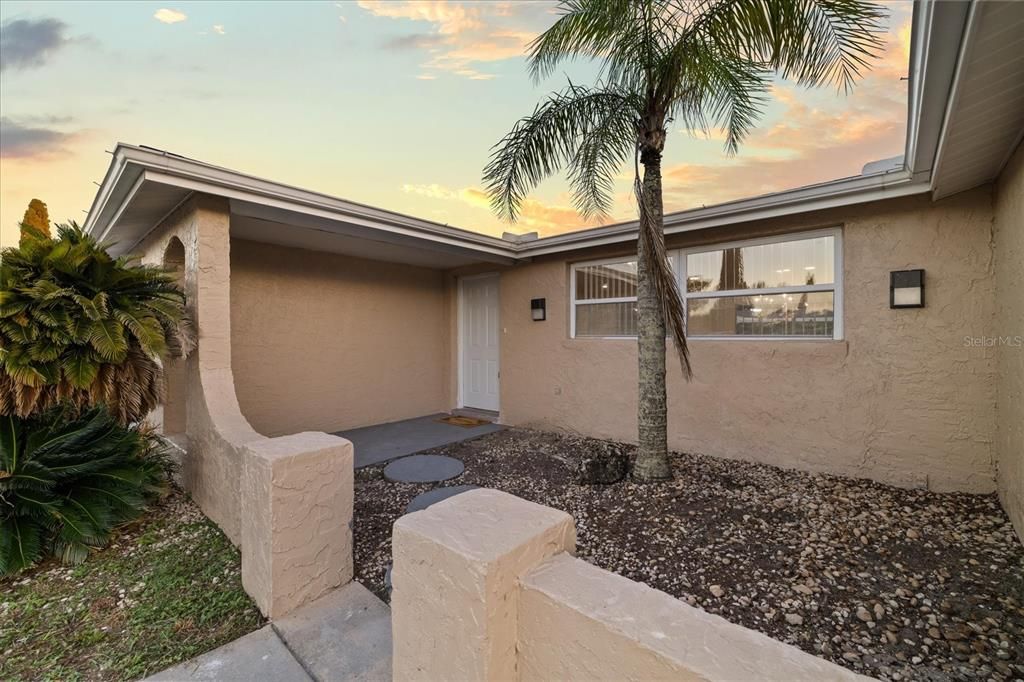 For Sale: $322,000 (3 beds, 3 baths, 1829 Square Feet)