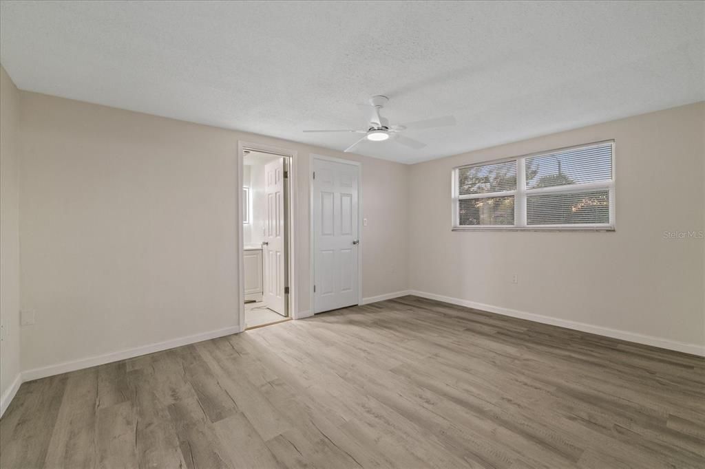 For Sale: $322,000 (3 beds, 3 baths, 1829 Square Feet)