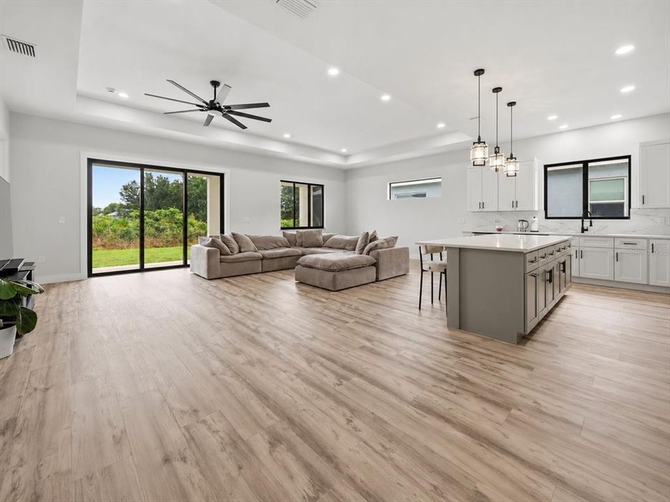 En Venta: $384,900 (3 camas, 2 baños, 1746 Pies cuadrados)