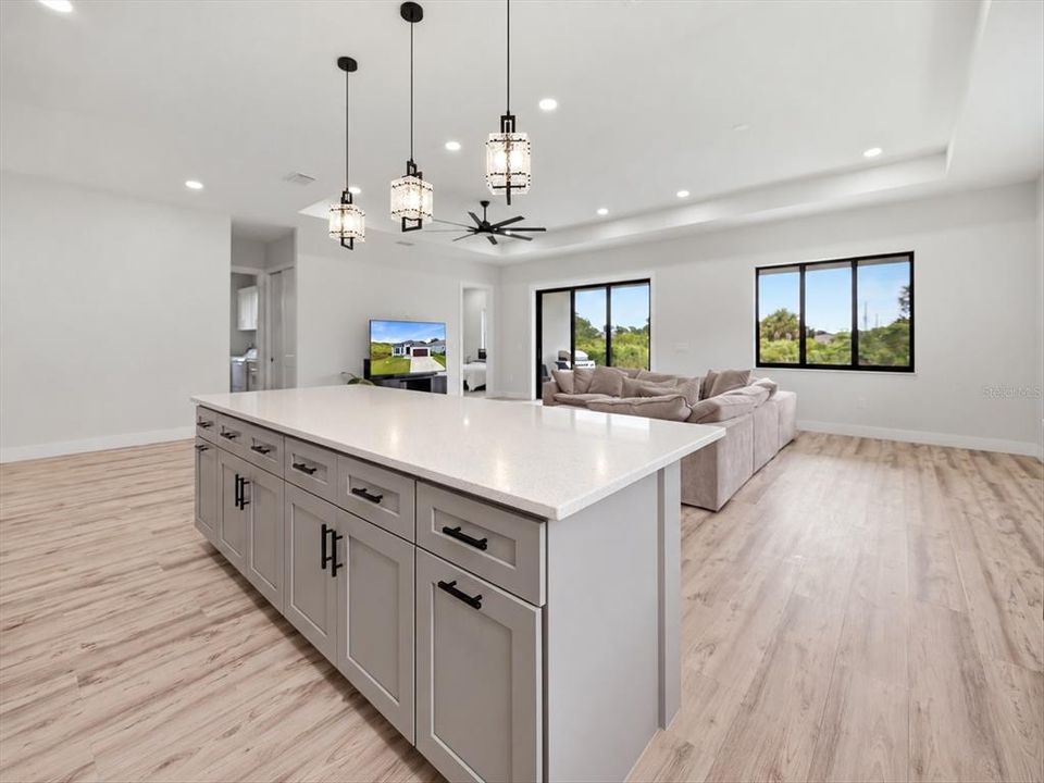 En Venta: $384,900 (3 camas, 2 baños, 1746 Pies cuadrados)