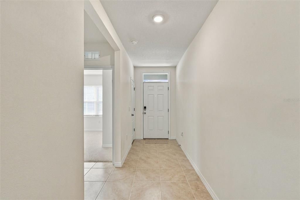 На продажу: $269,999 (4 спален, 2 ванн, 1830 Квадратных фут)