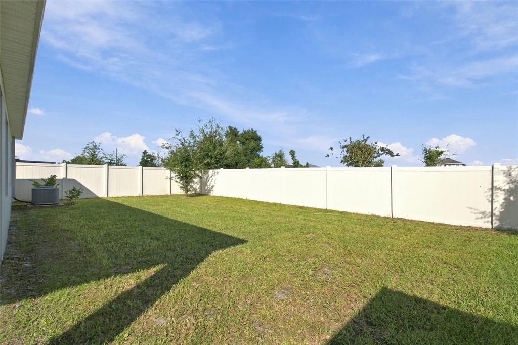 На продажу: $269,999 (4 спален, 2 ванн, 1830 Квадратных фут)