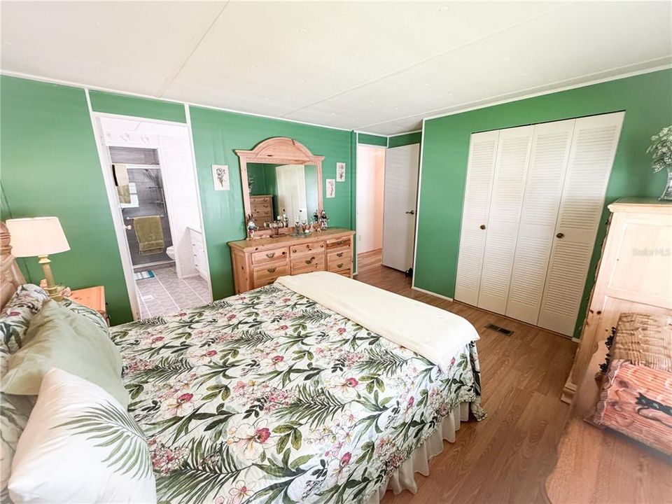 For Sale: $111,900 (3 beds, 2 baths, 1414 Square Feet)