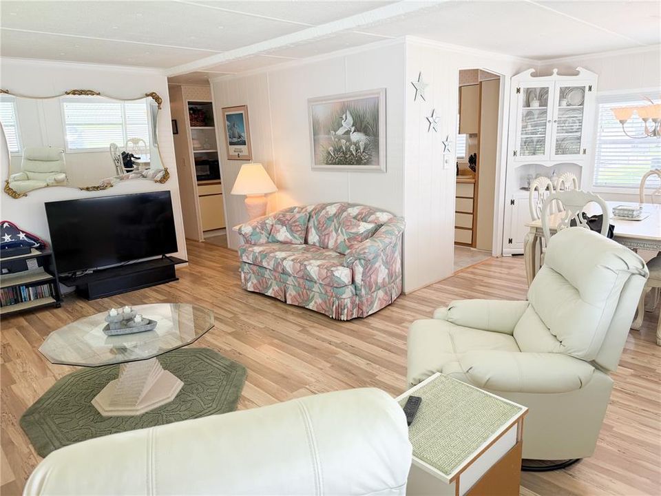 For Sale: $111,900 (3 beds, 2 baths, 1414 Square Feet)