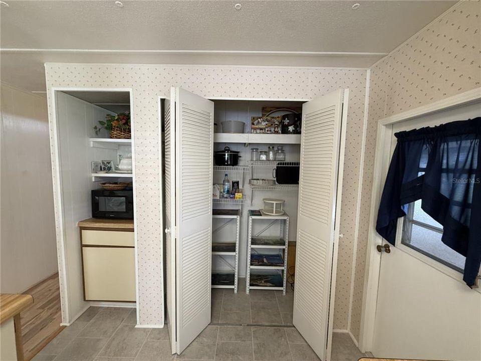 For Sale: $111,900 (3 beds, 2 baths, 1414 Square Feet)