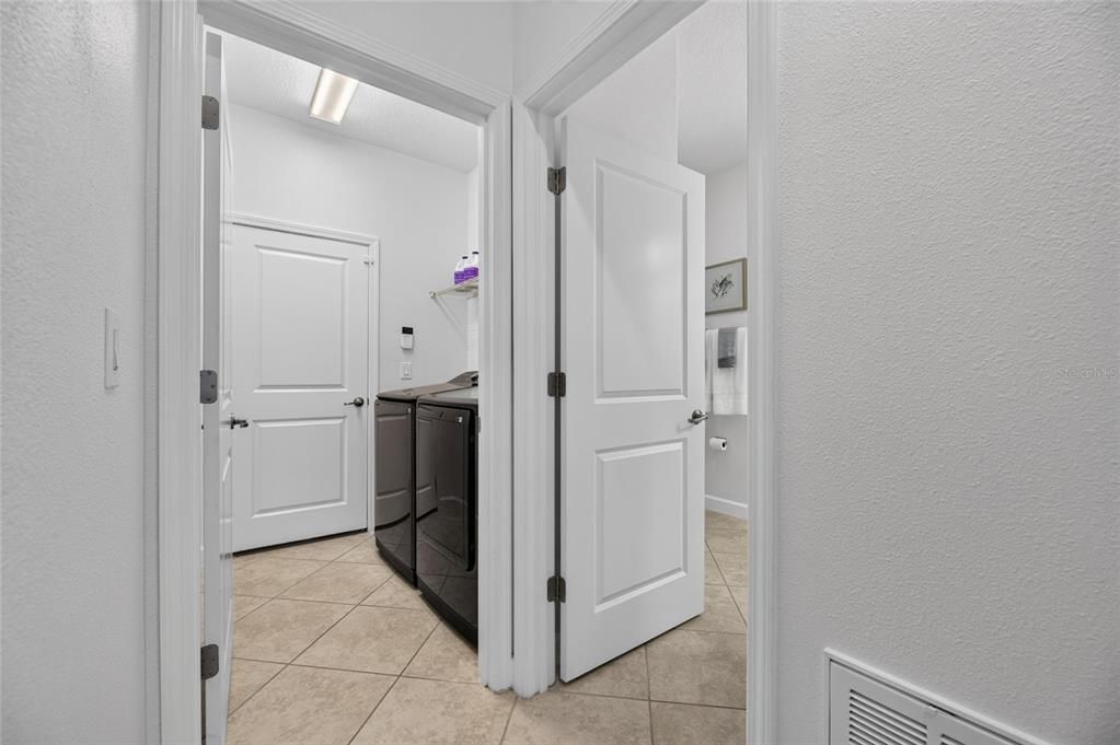 En Venta: $504,999 (4 camas, 3 baños, 2555 Pies cuadrados)