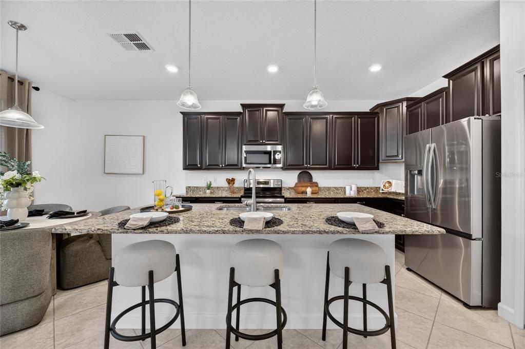 En Venta: $504,999 (4 camas, 3 baños, 2555 Pies cuadrados)