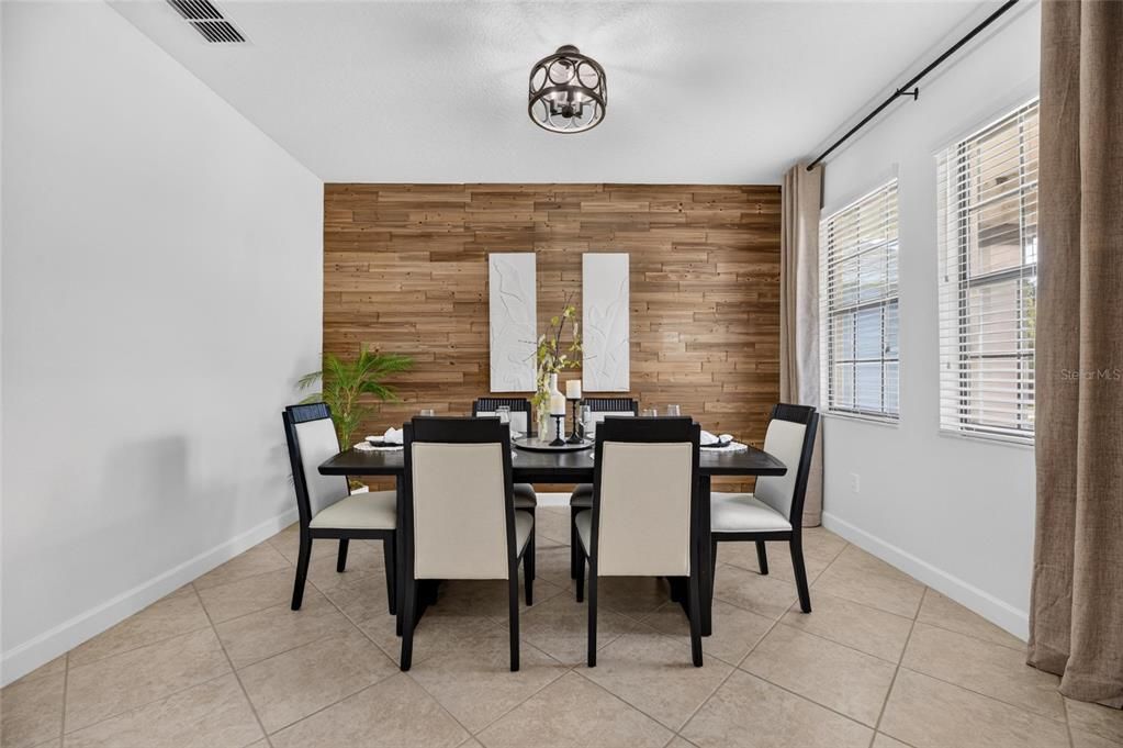 En Venta: $504,999 (4 camas, 3 baños, 2555 Pies cuadrados)