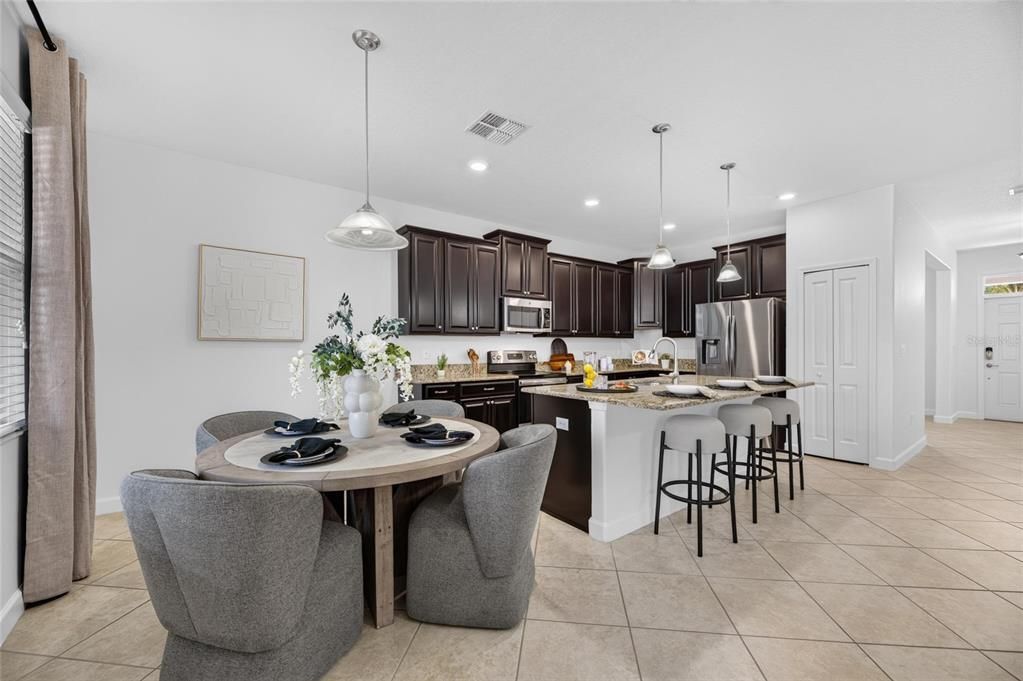 En Venta: $504,999 (4 camas, 3 baños, 2555 Pies cuadrados)