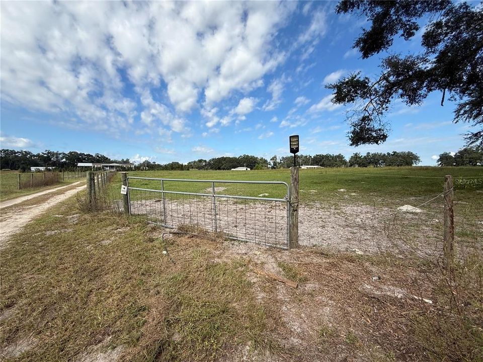 For Sale: $425,000 (4 beds, 2 baths, 1820 Square Feet)