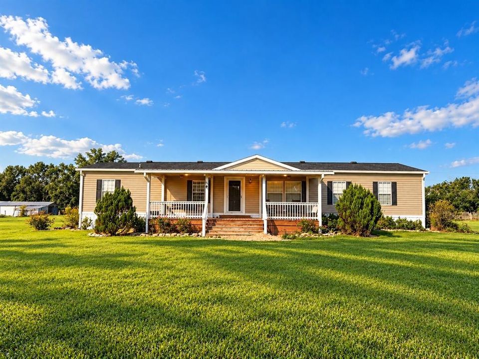 For Sale: $425,000 (4 beds, 2 baths, 1820 Square Feet)