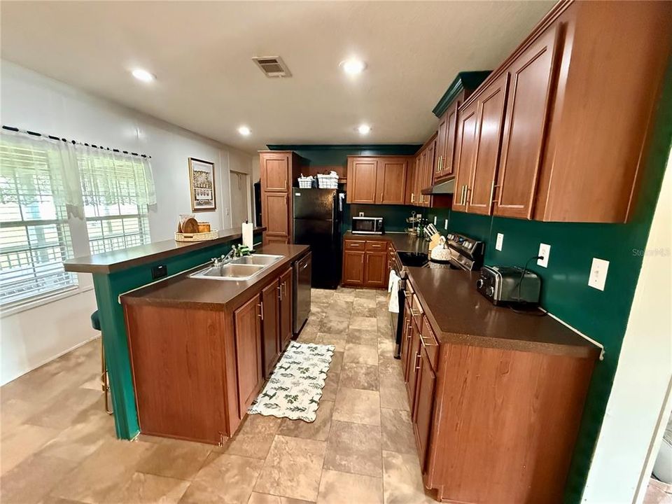 For Sale: $425,000 (4 beds, 2 baths, 1820 Square Feet)