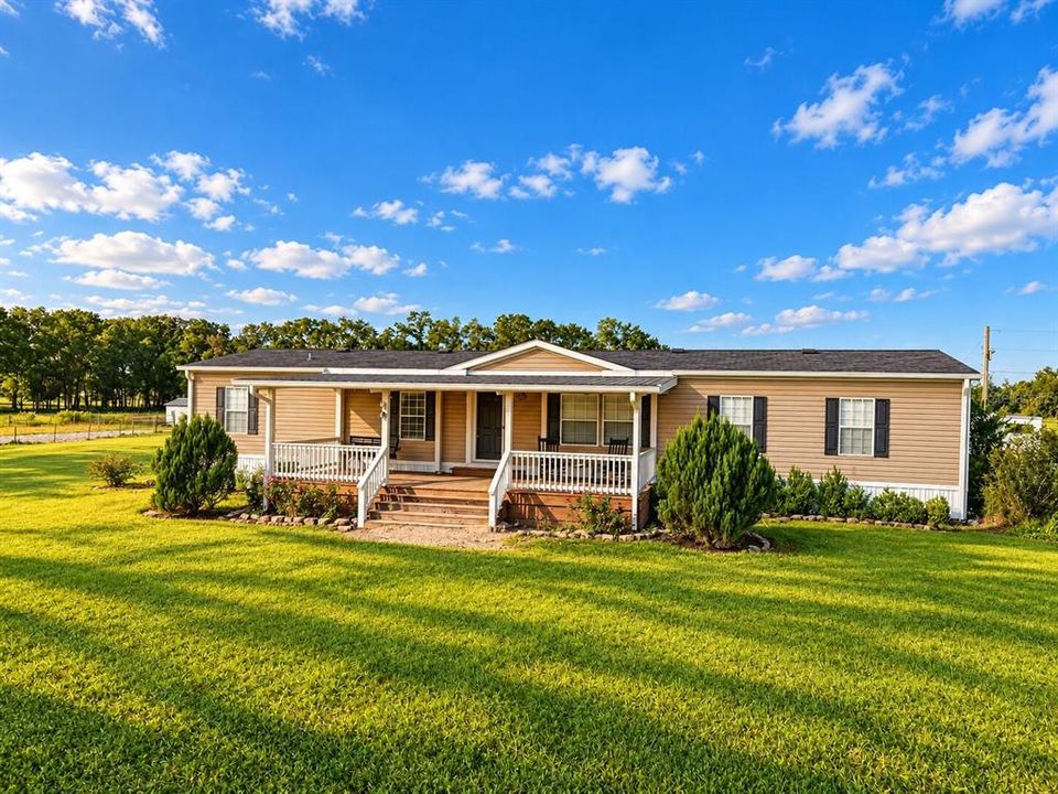 For Sale: $425,000 (4 beds, 2 baths, 1820 Square Feet)