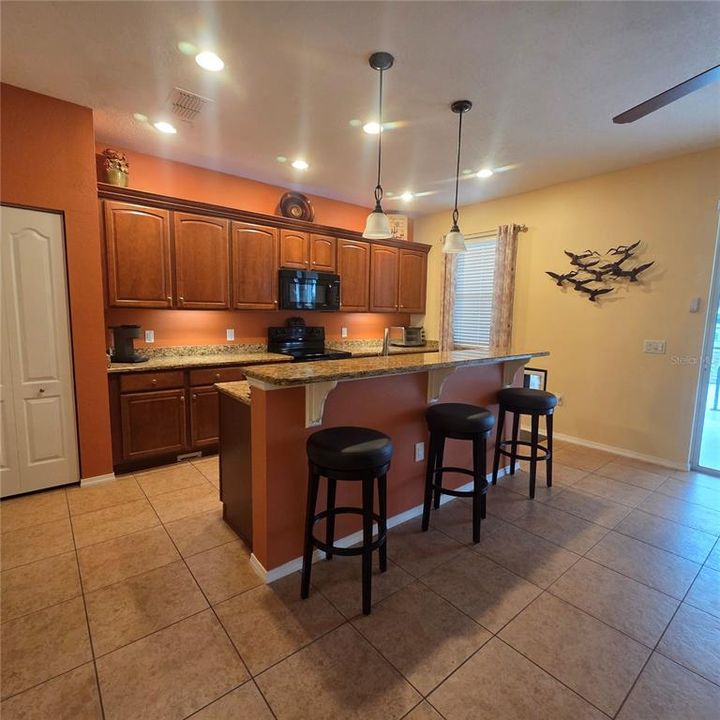 En Venta: $415,000 (3 camas, 2 baños, 1723 Pies cuadrados)