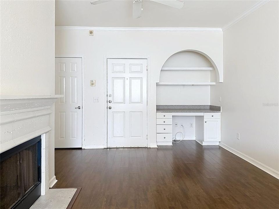 For Sale: $199,900 (1 beds, 1 baths, 645 Square Feet)