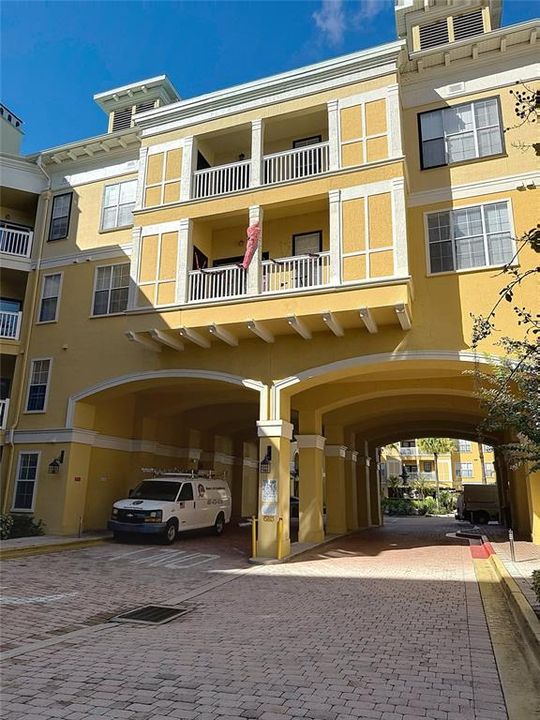 For Sale: $199,900 (1 beds, 1 baths, 645 Square Feet)