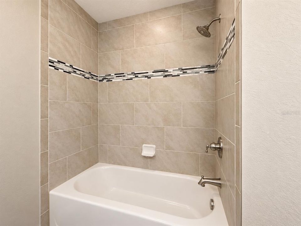 En Renta: $2,550 (4 camas, 2 baños, 1943 Pies cuadrados)