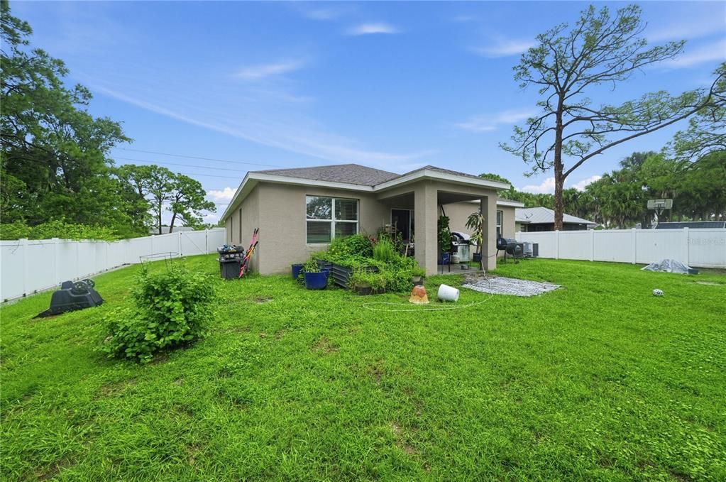 For Sale: $293,000 (4 beds, 2 baths, 1918 Square Feet)