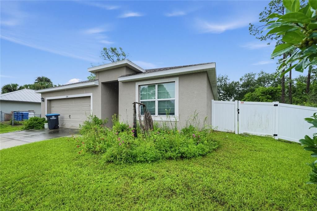 For Sale: $293,000 (4 beds, 2 baths, 1918 Square Feet)