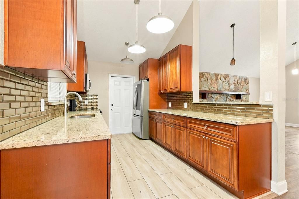 For Sale: $295,000 (3 beds, 2 baths, 1349 Square Feet)