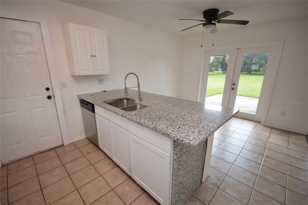 For Rent: $2,250 (2 beds, 2 baths, 1070 Square Feet)