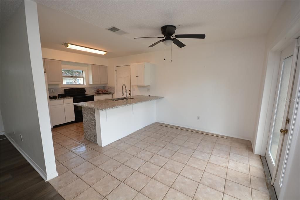 For Rent: $2,250 (2 beds, 2 baths, 1070 Square Feet)