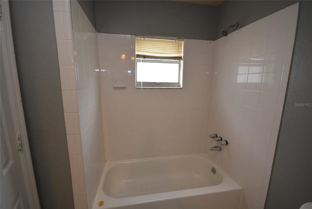 For Rent: $2,250 (2 beds, 2 baths, 1070 Square Feet)