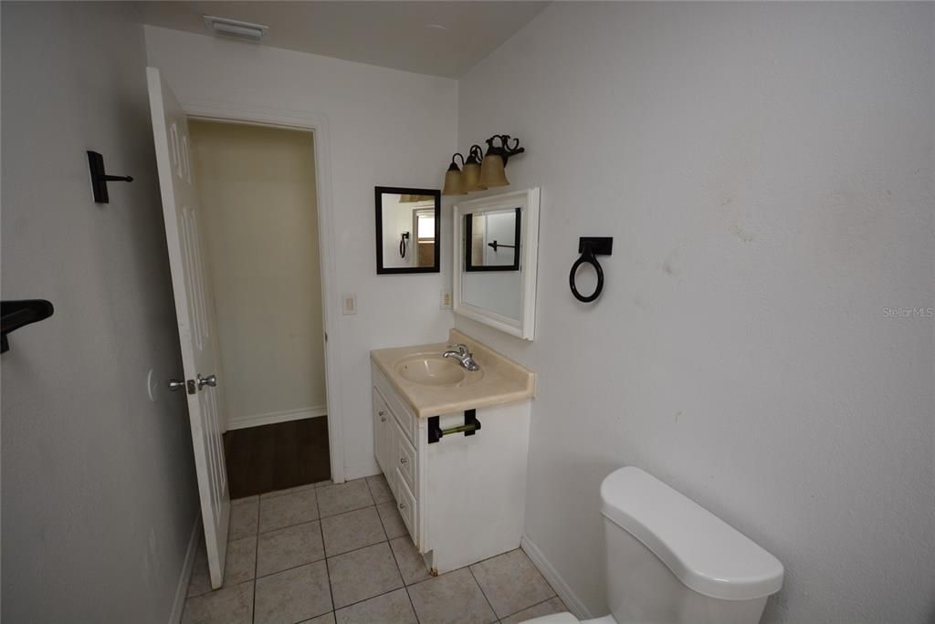 For Rent: $2,250 (2 beds, 2 baths, 1070 Square Feet)
