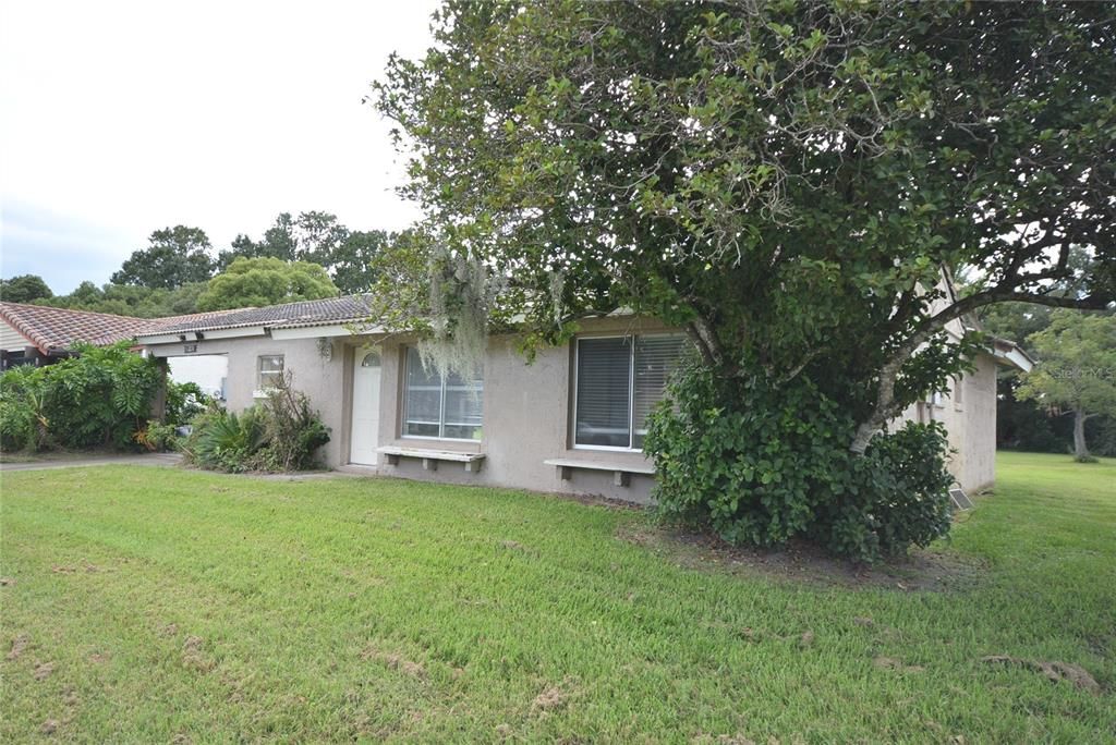 For Rent: $2,250 (2 beds, 2 baths, 1070 Square Feet)