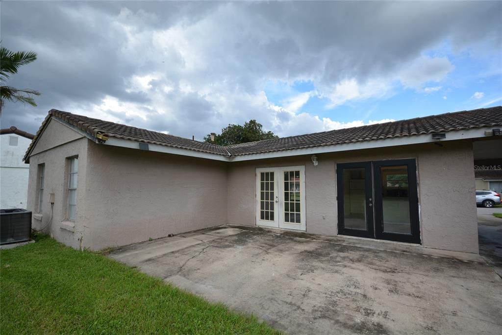 For Rent: $2,250 (2 beds, 2 baths, 1070 Square Feet)