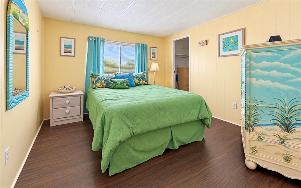 For Sale: $184,900 (2 beds, 2 baths, 1067 Square Feet)