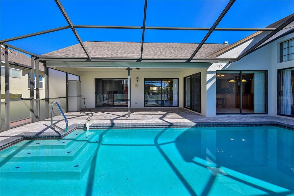 En Venta: $425,000 (4 camas, 3 baños, 2309 Pies cuadrados)