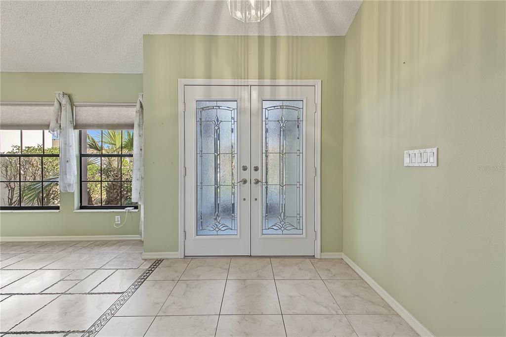 En Venta: $425,000 (4 camas, 3 baños, 2309 Pies cuadrados)
