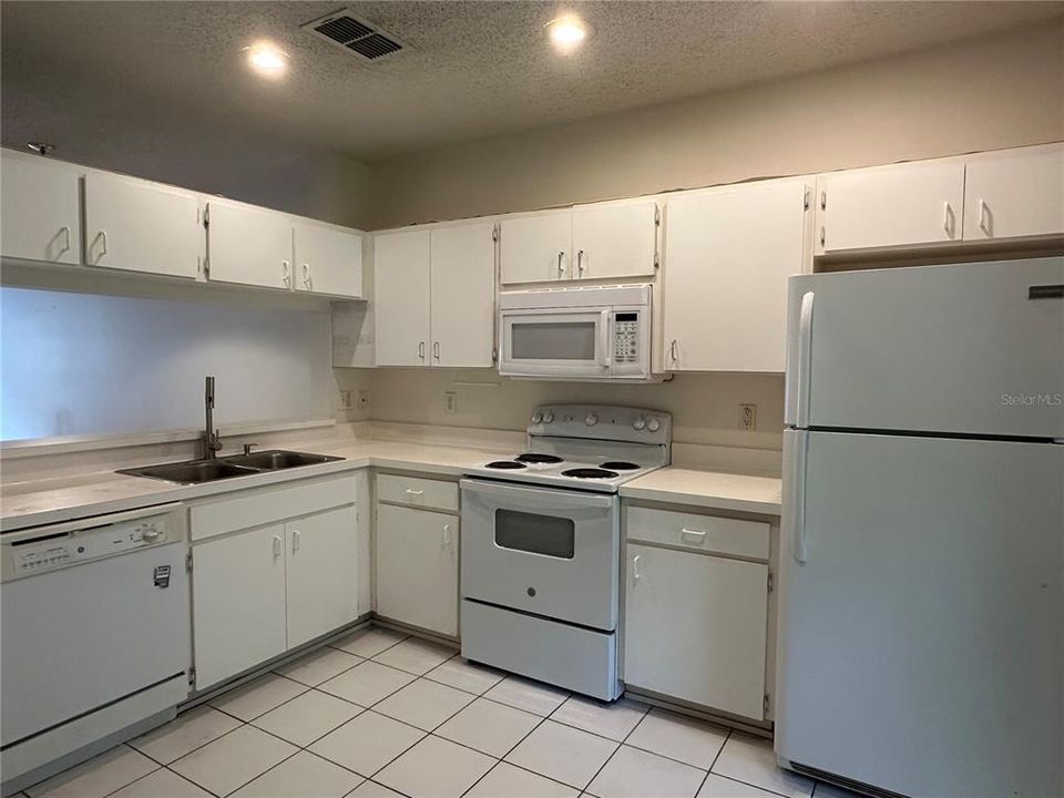En Venta: $215,000 (2 camas, 2 baños, 1152 Pies cuadrados)