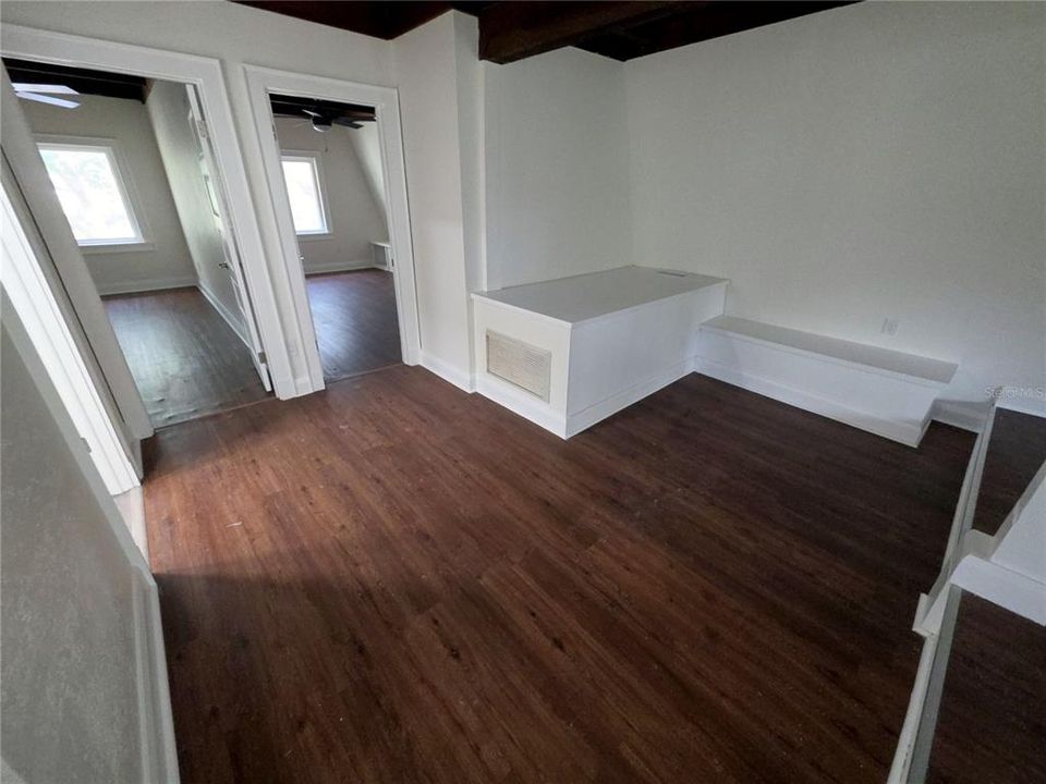 На продажу: $339,900 (3 спален, 2 ванн, 1936 Квадратных фут)