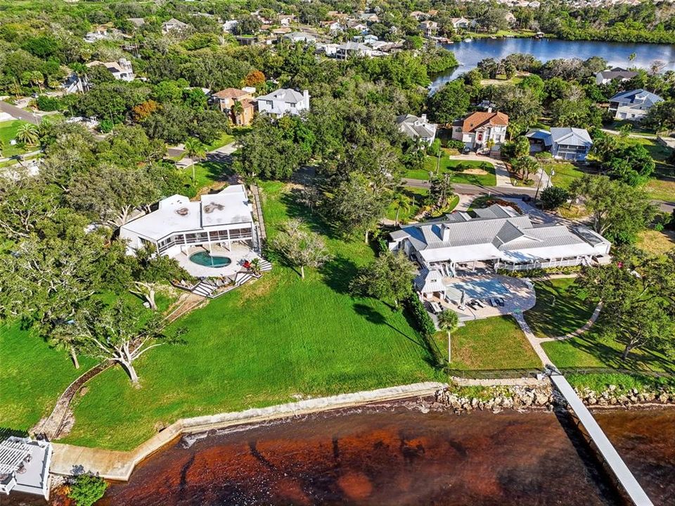 На продажу: $635,000 (0.43 acres)