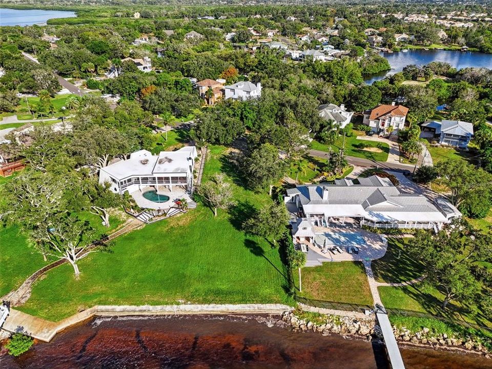 На продажу: $635,000 (0.43 acres)