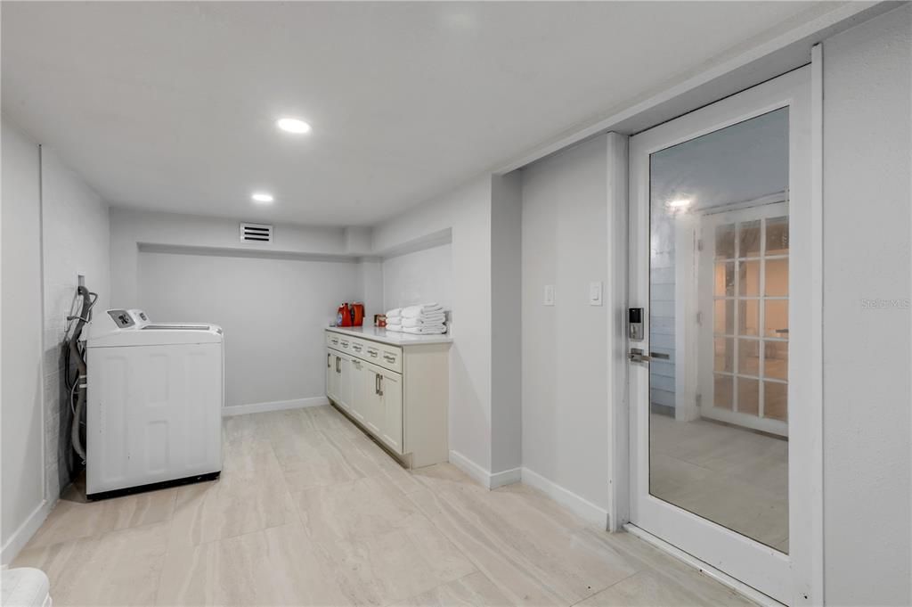 For Sale: $1,649,900 (5 beds, 3 baths, 3743 Square Feet)