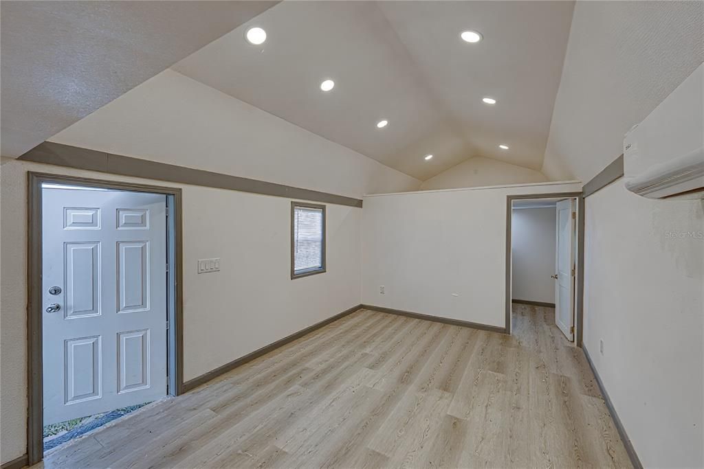 На продажу: $439,999 (4 спален, 2 ванн, 1728 Квадратных фут)