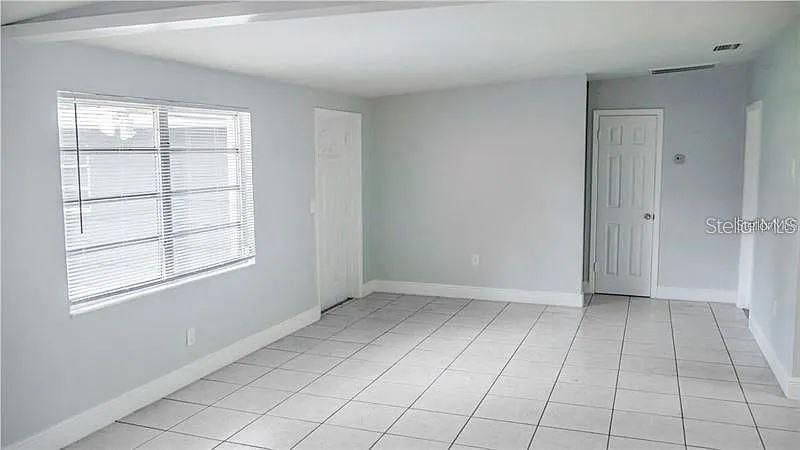 На продажу: $349,000 (3 спален, 1 ванн, 1156 Квадратных фут)