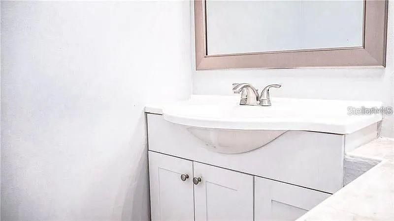 На продажу: $349,000 (3 спален, 1 ванн, 1156 Квадратных фут)
