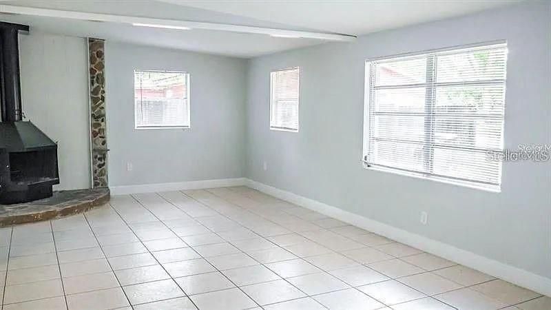 На продажу: $349,000 (3 спален, 1 ванн, 1156 Квадратных фут)