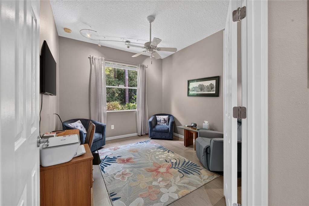 En Venta: $549,999 (4 camas, 3 baños, 2440 Pies cuadrados)